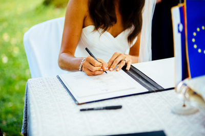 wedding_in_slovenia_vila_bled_bride_signature